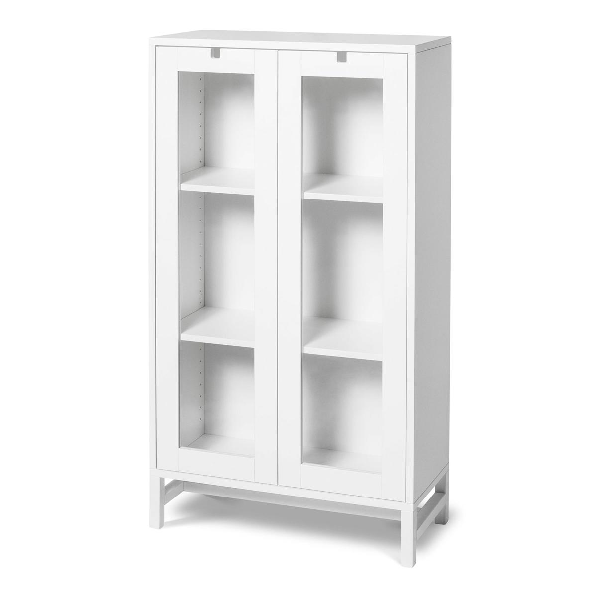 Mavis - Falsterbo Skåp Vitlack 127 cm Med Glasdörrar - Skåp och vitrinskåp - Martina Elgemark - Träfärgad,Vit - Glas/Trä