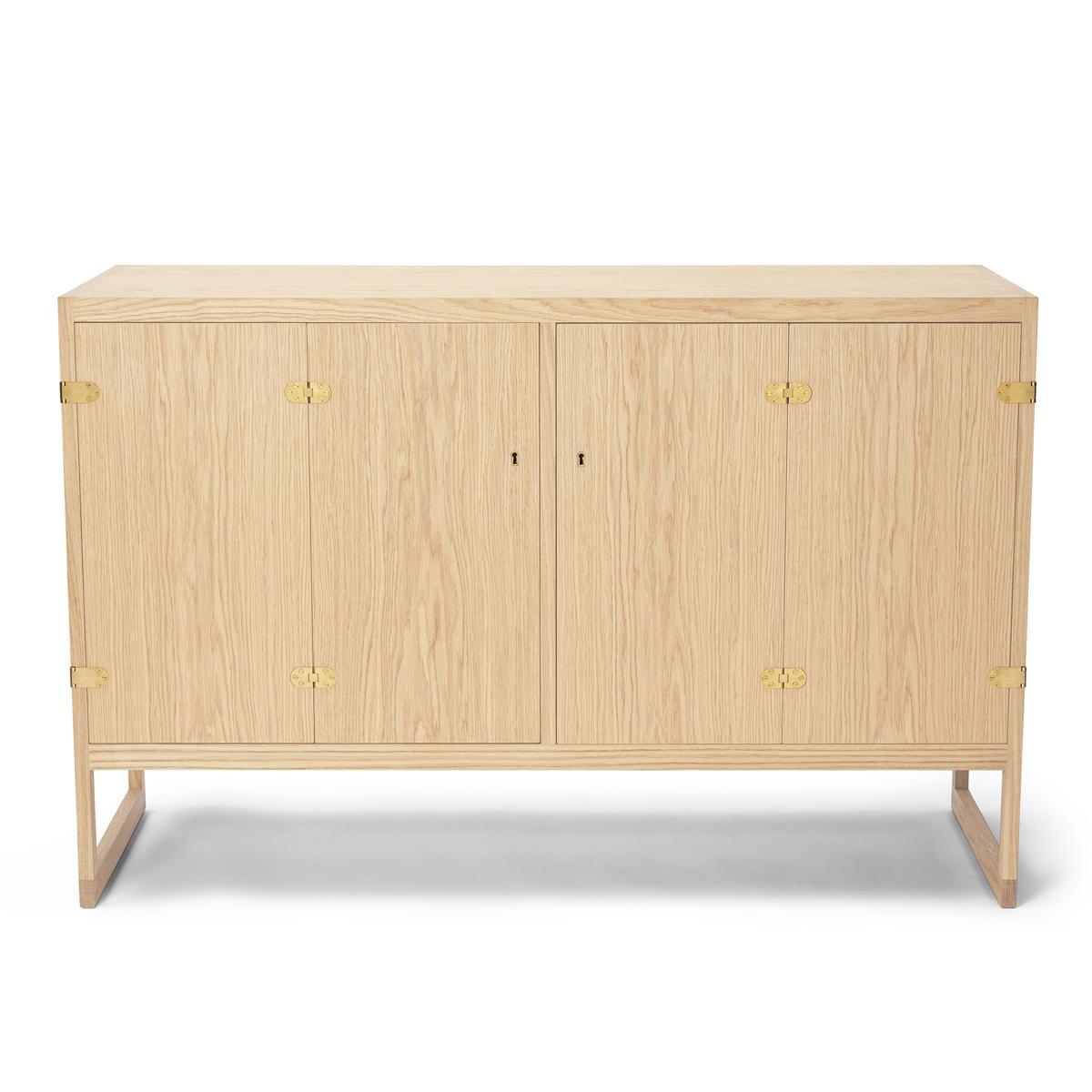Carl Hansen - BM0057 Cabinet Oak White Oil FSC™Mix 70% - Skänkar och sideboards - Børge Mogensen - Träfärgad - Trä