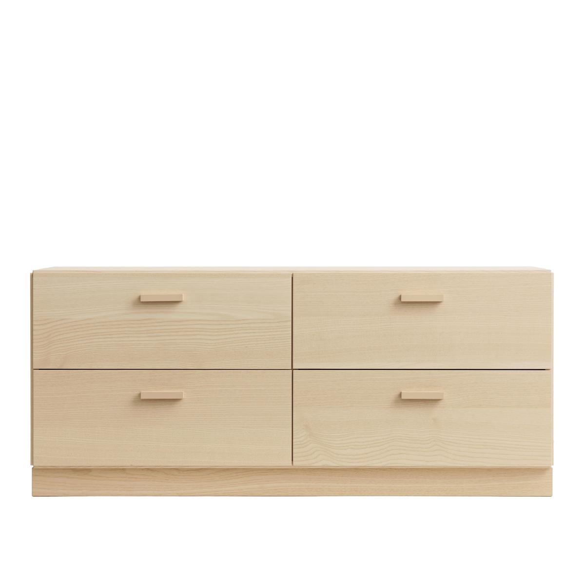 Relief - Relief Chest of Drawers Low Plinth Ash - Byråer - TAF Studio - Träfärgad - Metall/Trä