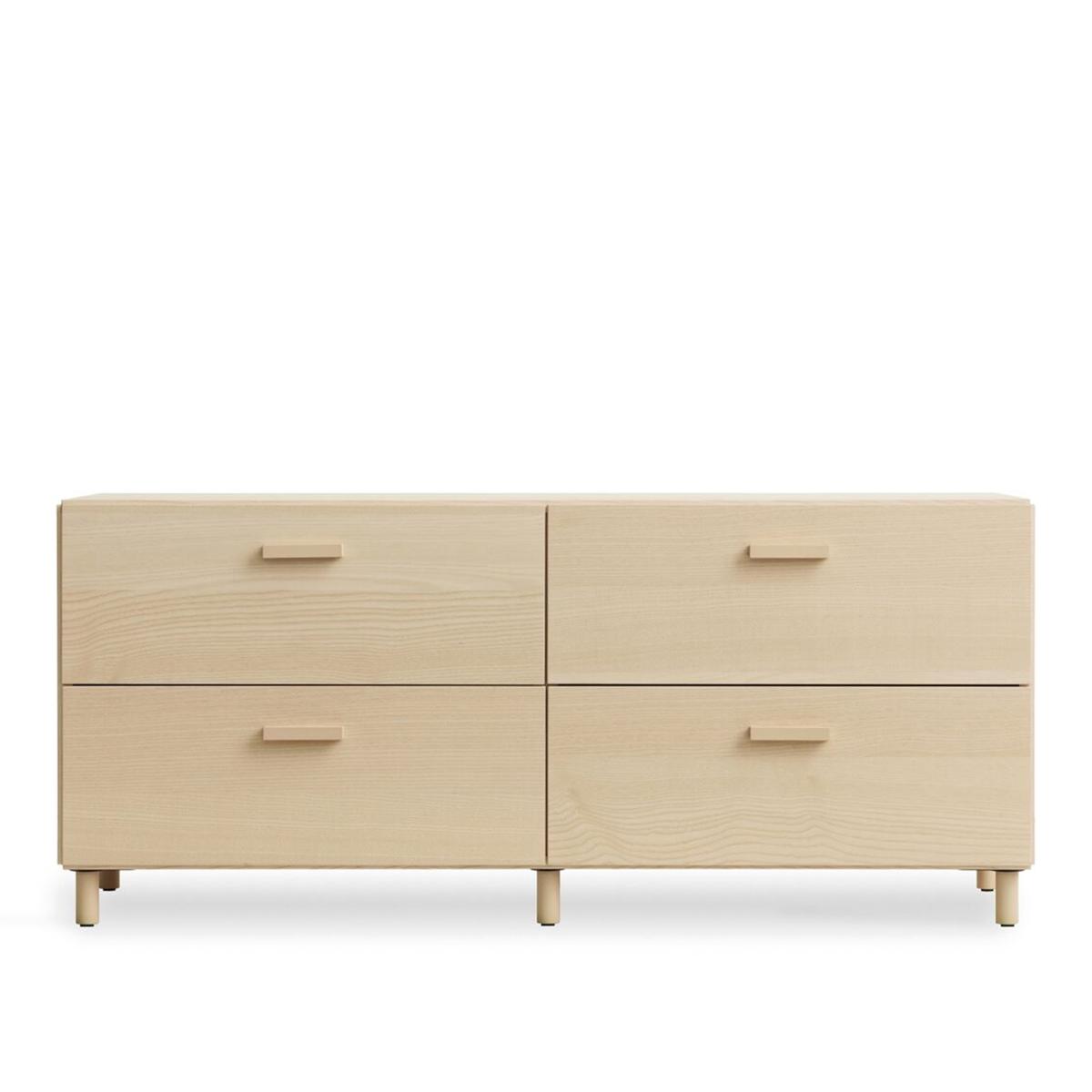 Relief - Relief Chest of Drawers Low Legs Ash - Byråer - TAF Studio - Träfärgad - Metall/Trä