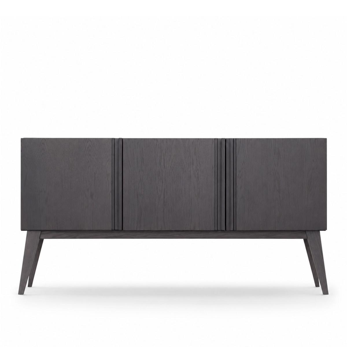 Fogia - Boss Sideboard 3 Dörrar, Betsad Ek, Svartbetsad, Träskiva, Träunderrede - Skänkar och sideboards - Bo Westerdahl - Svart - Trä