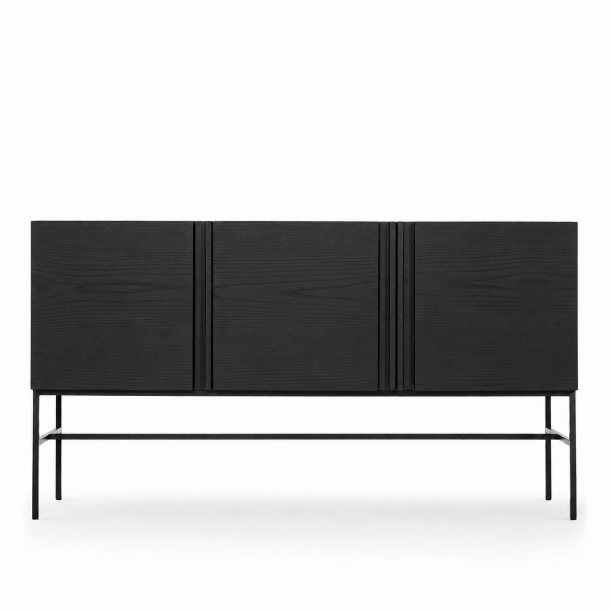 Fogia - Boss Sideboard 3 Dörrar, Betsad Ask, Svart, Träskiva, Metallunderrede - Skänkar och sideboards - Bo Westerdahl - Svart - Metall/Trä
